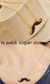Colar Mustache